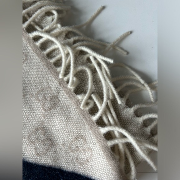 GUCCI angora scarf authentic - Picture 6 of 8